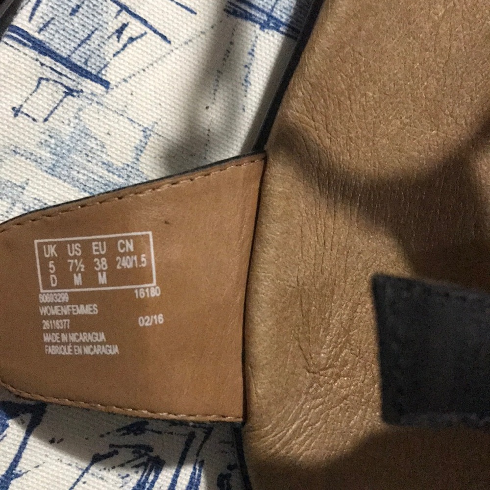 Clarks - Picture 5 of 5